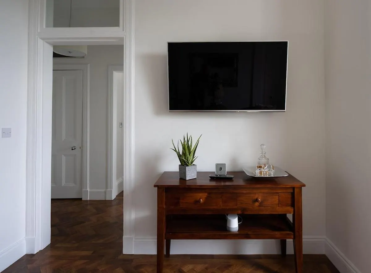 Immaculate One Bedroom Flat In The City Centre Edynburg Apartament